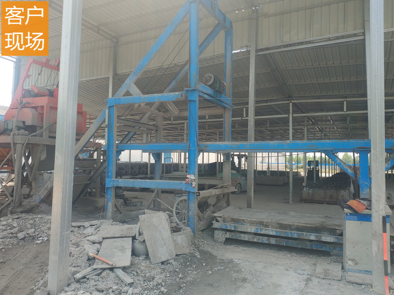 水溝蓋板預(yù)制件生產(chǎn)線客戶現(xiàn)場